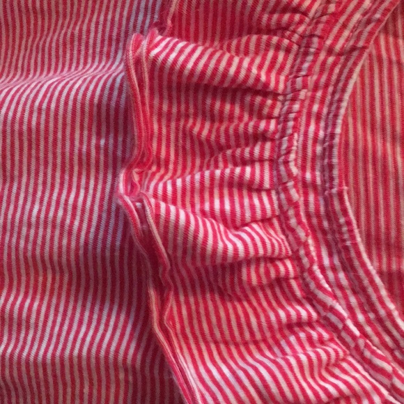 BCBG sleeveless ruffled pink/white striped Large. 100% cotton, soft. Scoop neck. - Picture 4 of 4